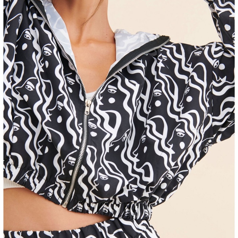 Dazey LA Waterfall Woman Windbreaker Sz M